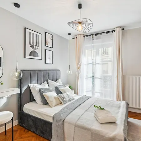 Premium And Spacious Apart With Terrace * Courbevoie