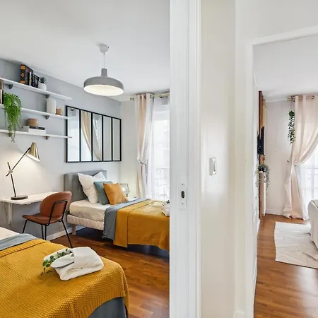 Apartment Premium And Spacious Apart With Terrace