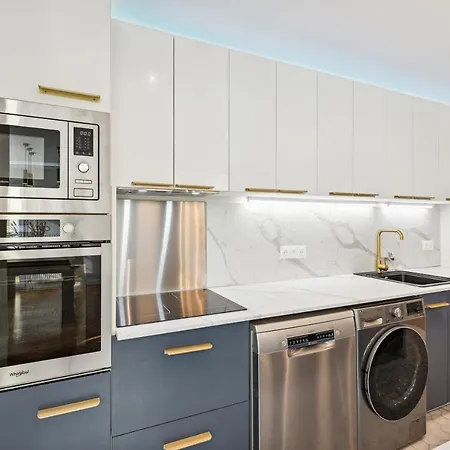 Apartment Premium And Spacious Apart With Terrace *