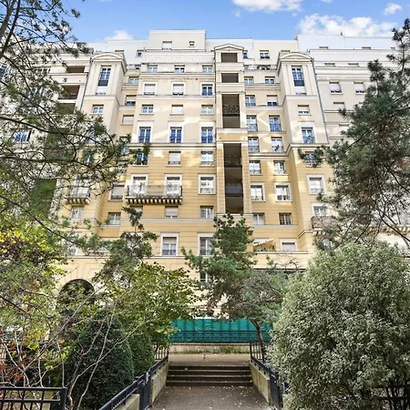 Premium And Spacious Apart With Terrace * Courbevoie