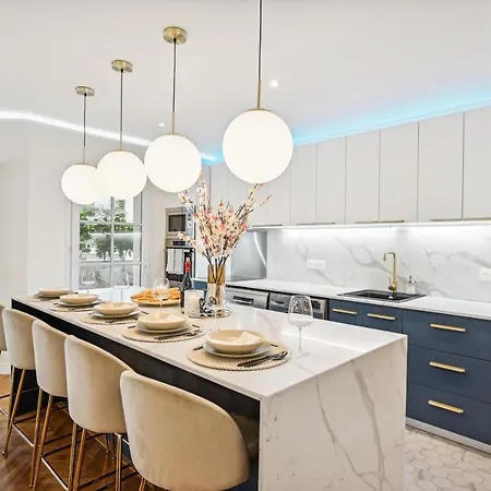 Premium And Spacious Apart With Terrace