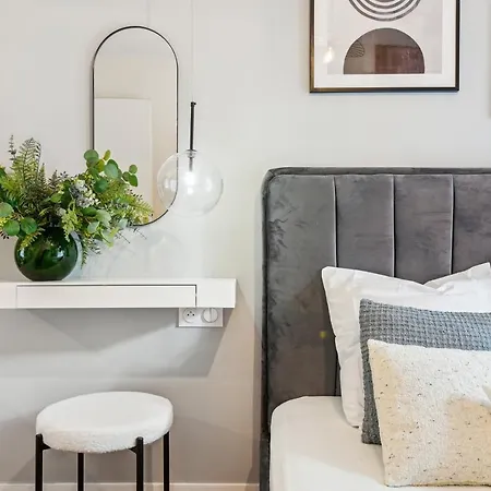 Apartment Premium And Spacious Apart With Terrace