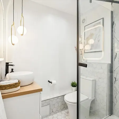 Premium And Spacious Apart With Terrace * Courbevoie