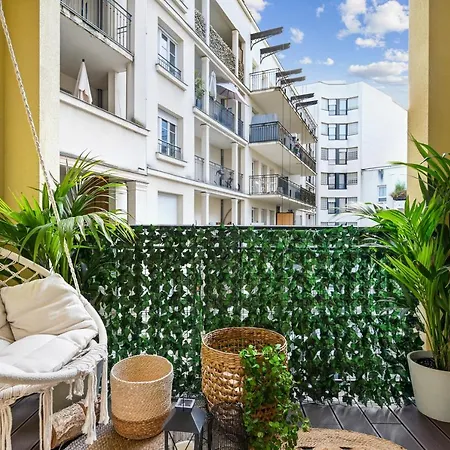 Premium And Spacious Apart With Terrace Apartment